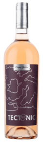 Tectonic Rosé | Roemenië | gemaakt van de druiven Cabernet Sauvignon, Feteasca Neagra en Merlot